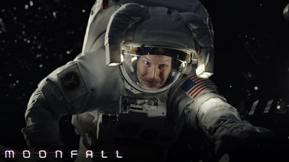 ตื่นตา 5 นาทีแรก “Moonfall” มหาวิบัติดวงจันทร์พุ่งชนโลก “ฮัลลี เบอร์รี-แพทริก วิลสัน” ปรากฏตัวในชุดนักบินอวกาศ ความหวังของมวลมนุษยชาติที่จะหยุดหายนะล้างโลก