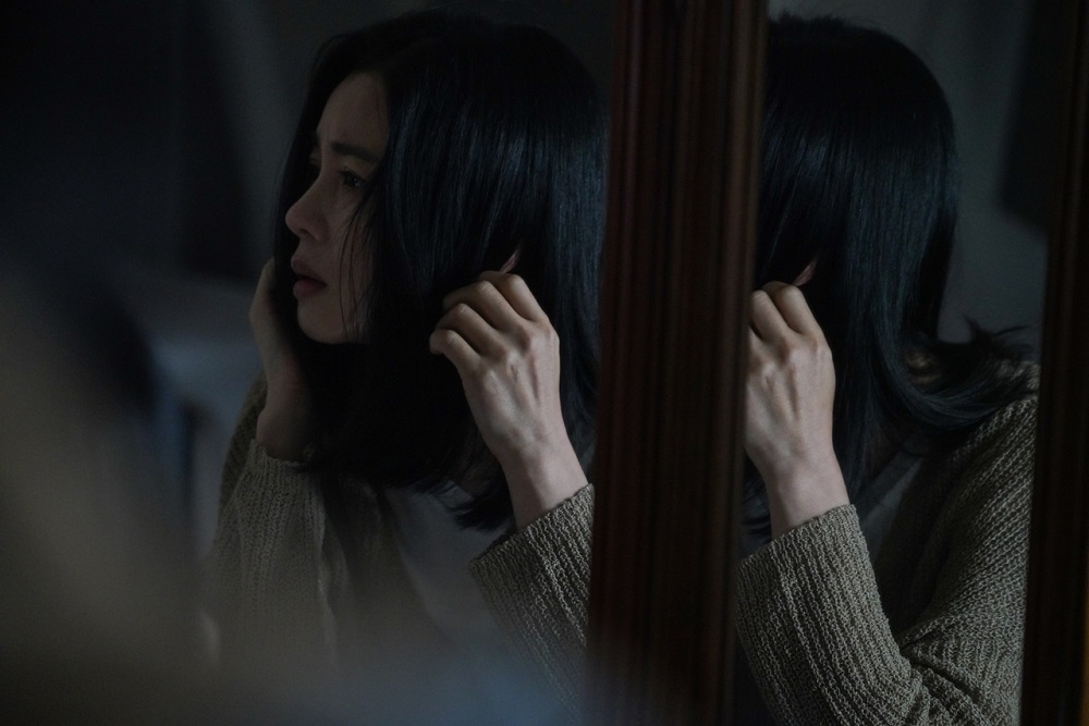 เมื่อบ้านที่อาศัยกลับกลายเป็นขุมนรก! สัมผัสประสบการณ์ขนหัวลุกใน “Contorted บ้านขังผี” ภาพยนตร์เกาหลีสุดสยองช็อกแรงเกินต้าน จากนิยายขายดีอันดับ 1 ของ “สตีเวน คิง แห่งเอเชีย” เตรียมย้ายเข้าอยู่ 18 สิงหาคมนี้ ในโรงภาพยนตร์