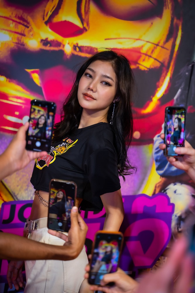 ฮาแตกแตน เฟียสกีสมชื่อ! “Joy Ride แก๊งตัวเจ๊ เฟียสกีข้ามโลก” เปิดซิงรอบไทยแลนด์พรีเมียร์ ทัพตัวแม่แห่ดูล้นโรง รีวิวฉ่ำกระหน่ำโซเชียล หนังคอมเมดี้สุดแซ่บเกินต้าน วันนี้ ในโรงภาพยนตร์