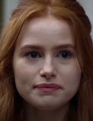 แมเดอเลน เพตซ์ (Madelaine Petsch)