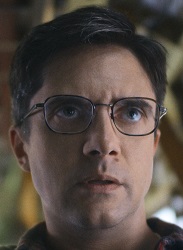 โทเฟอร์ เกรซ (Topher Grace)