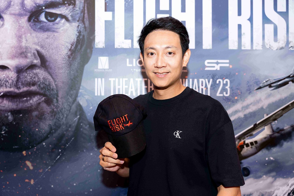 เดือดสุดบนน่านฟ้า ลุ้นตัวเกร็งจนนั่งไม่ติดเบาะ “Flight Risk นรกยึดไฟลต์” รอบปฐมทัศน์การันตี “หนังแอ็กชันสุดเร้าใจที่ไม่ควรพลาด” ฉายแล้ววันนี้ ในโรงภาพยนตร์