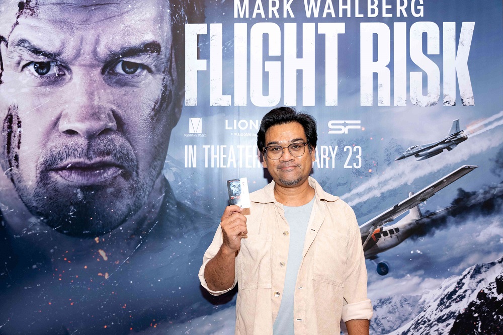 เดือดสุดบนน่านฟ้า ลุ้นตัวเกร็งจนนั่งไม่ติดเบาะ “Flight Risk นรกยึดไฟลต์” รอบปฐมทัศน์การันตี “หนังแอ็กชันสุดเร้าใจที่ไม่ควรพลาด” ฉายแล้ววันนี้ ในโรงภาพยนตร์