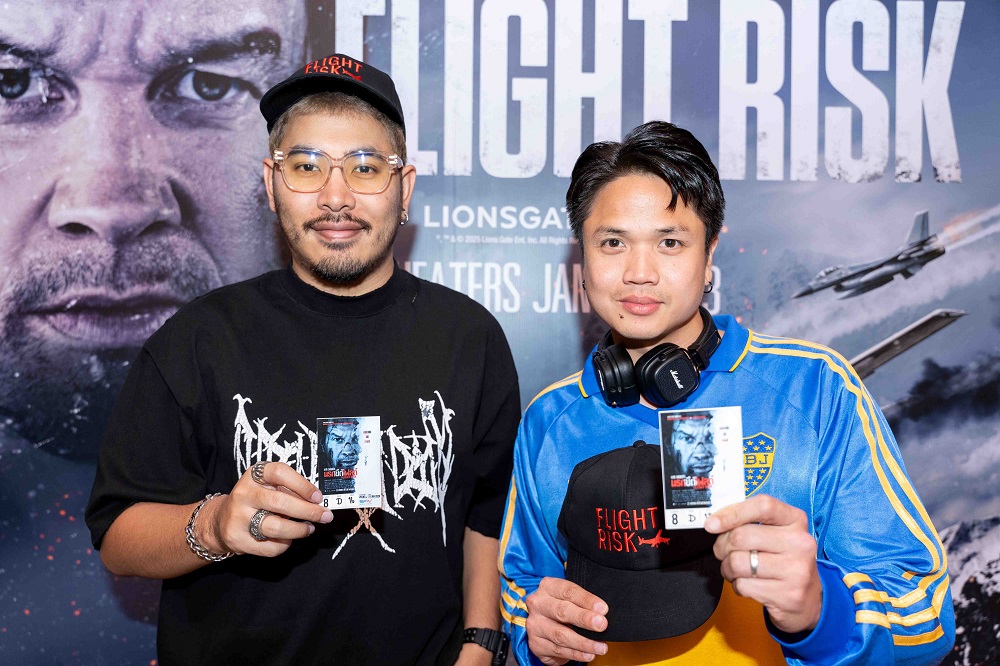 เดือดสุดบนน่านฟ้า ลุ้นตัวเกร็งจนนั่งไม่ติดเบาะ “Flight Risk นรกยึดไฟลต์” รอบปฐมทัศน์การันตี “หนังแอ็กชันสุดเร้าใจที่ไม่ควรพลาด” ฉายแล้ววันนี้ ในโรงภาพยนตร์
