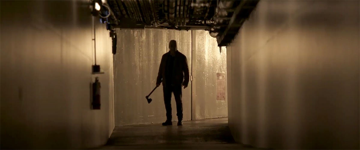 ภาพหลักของบทความ สานต่อจักรวาลใหม่ “ฆาตกรฆ่าไม่สน” ยกระดับอำมหิตสู่ “The Strangers: Chapter 2” เผยเบาะแสสุดคลั่งบน “โปสเตอร์” และ “ตัวอย่างแรก” สามหน้ากากอำมหิตจะกลับมาปิดเกมเชือด 25 กันยายนนี้ ในโรงภาพยนตร์