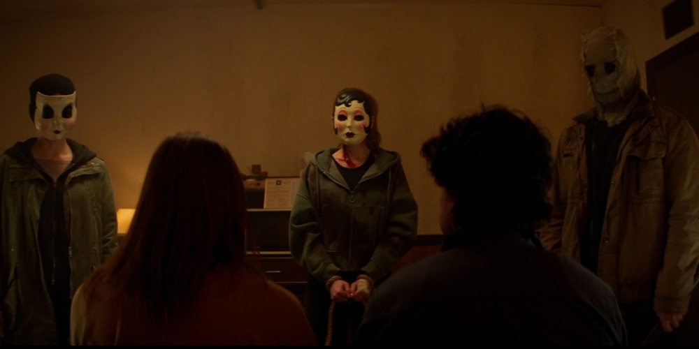 ภาคสุดท้ายของการเชือดที่แลกมาด้วยเลือดและชีวิต “The Strangers: Chapter 3” บทสรุปไตรภาคแห่งความตาย จะไม่มีใครได้กลับบ้าน เลิกหนี เลิกซ่อน แล้วออกมา “ฆ่า” ให้รู้ดำรู้แดง ถึงเวลาปิดบัญชี “หน้ากากอำมหิต” กุมภาพันธ์ 2026 ในโรงภาพยนตร์