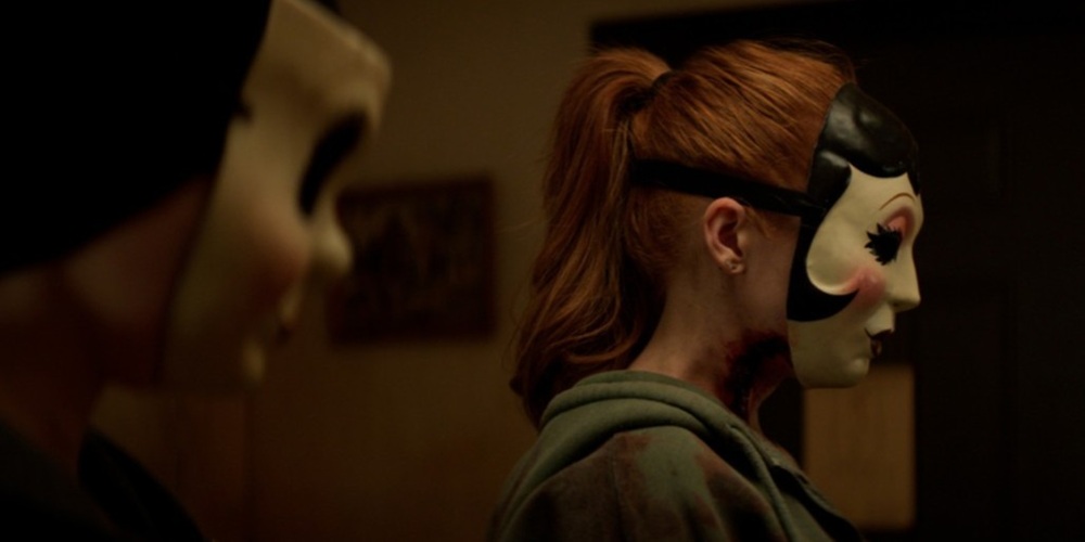 ภาคสุดท้ายของการเชือดที่แลกมาด้วยเลือดและชีวิต “The Strangers: Chapter 3” บทสรุปไตรภาคแห่งความตาย จะไม่มีใครได้กลับบ้าน เลิกหนี เลิกซ่อน แล้วออกมา “ฆ่า” ให้รู้ดำรู้แดง ถึงเวลาปิดบัญชี “หน้ากากอำมหิต” กุมภาพันธ์ 2026 ในโรงภาพยนตร์