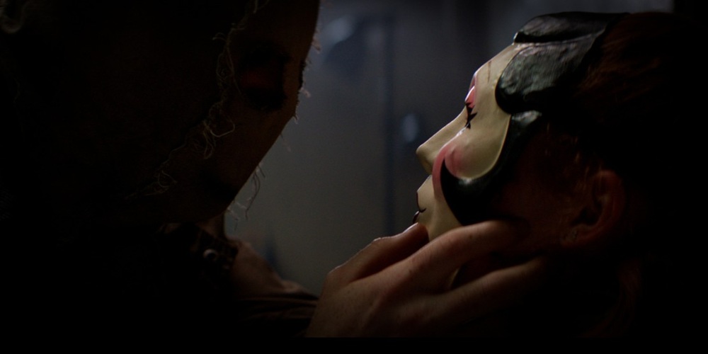 ภาคสุดท้ายของการเชือดที่แลกมาด้วยเลือดและชีวิต “The Strangers: Chapter 3” บทสรุปไตรภาคแห่งความตาย จะไม่มีใครได้กลับบ้าน เลิกหนี เลิกซ่อน แล้วออกมา “ฆ่า” ให้รู้ดำรู้แดง ถึงเวลาปิดบัญชี “หน้ากากอำมหิต” กุมภาพันธ์ 2026 ในโรงภาพยนตร์