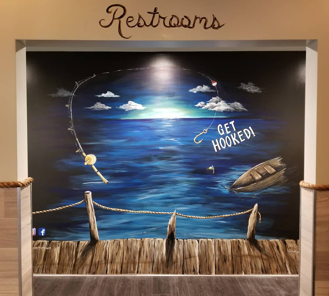 Selfie Wall With an Ocean on It at a Restaurant