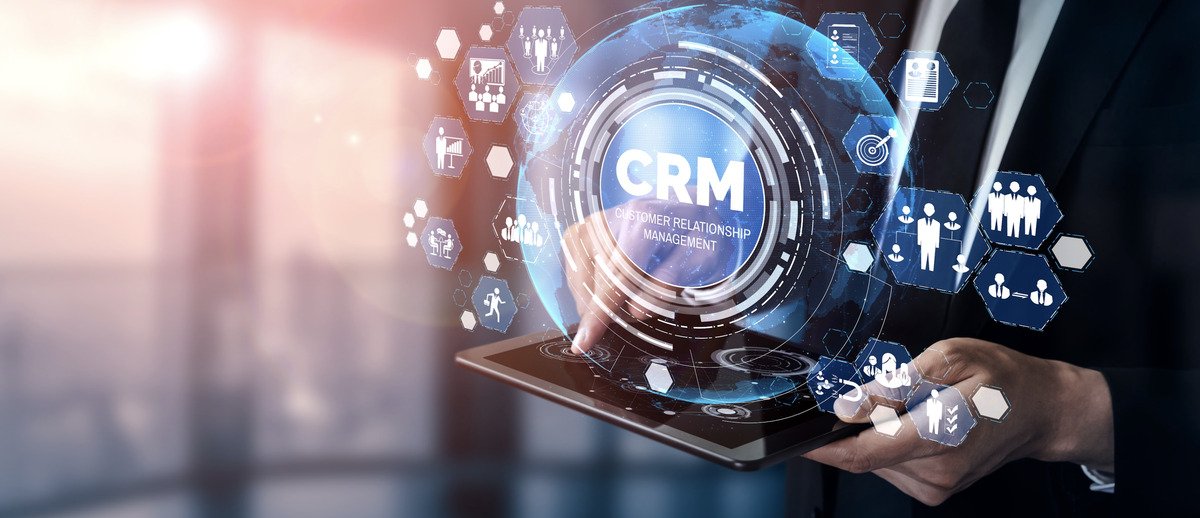 , 6 Reasons To Invest In A Mobile CRM App