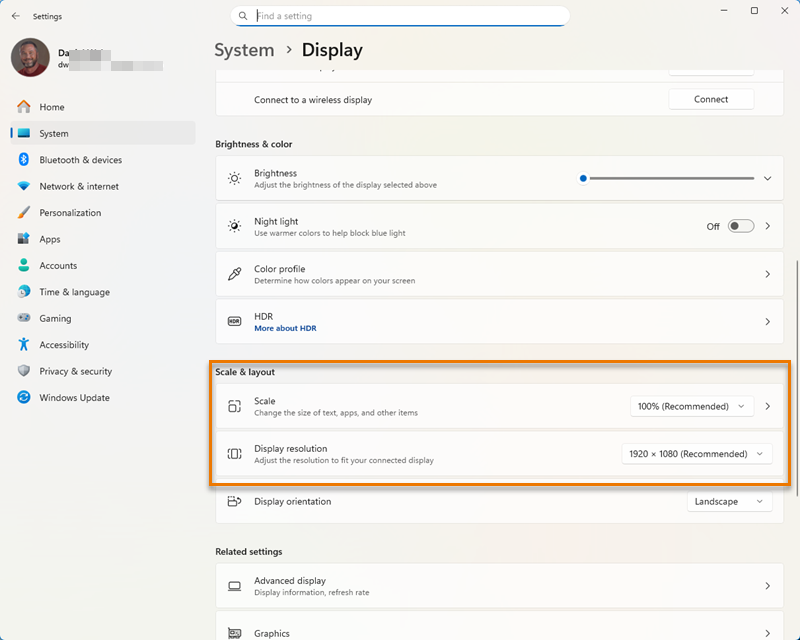 Windows 11 Display Settings screen