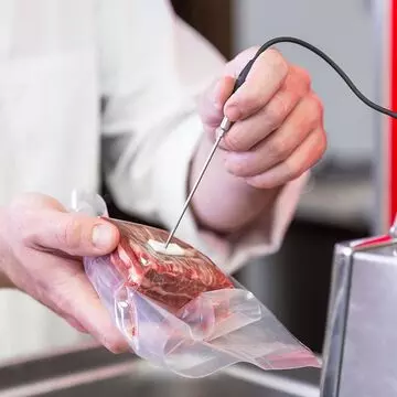 Cocinando con una sonda al corazón.