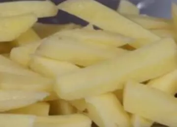 Vegetable preparation cutting guide combining discs and grids