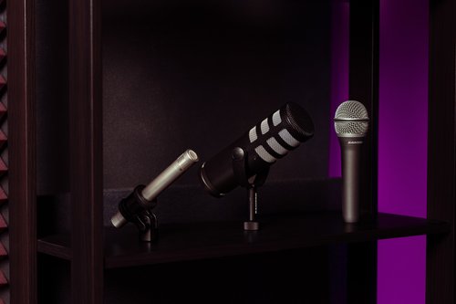4.0-Microphones and Accessories