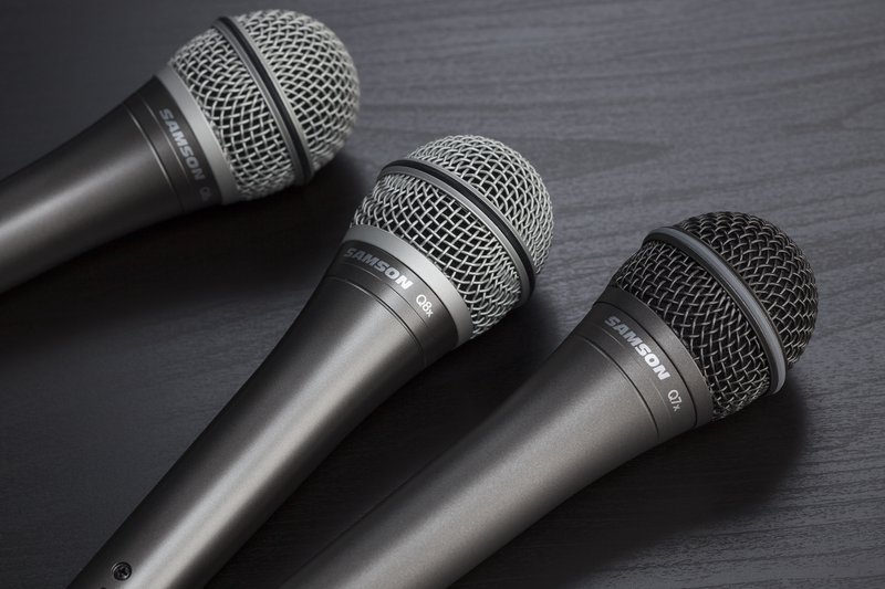 Choosing Between Condenser and Dynamic Microphones: A Comparison