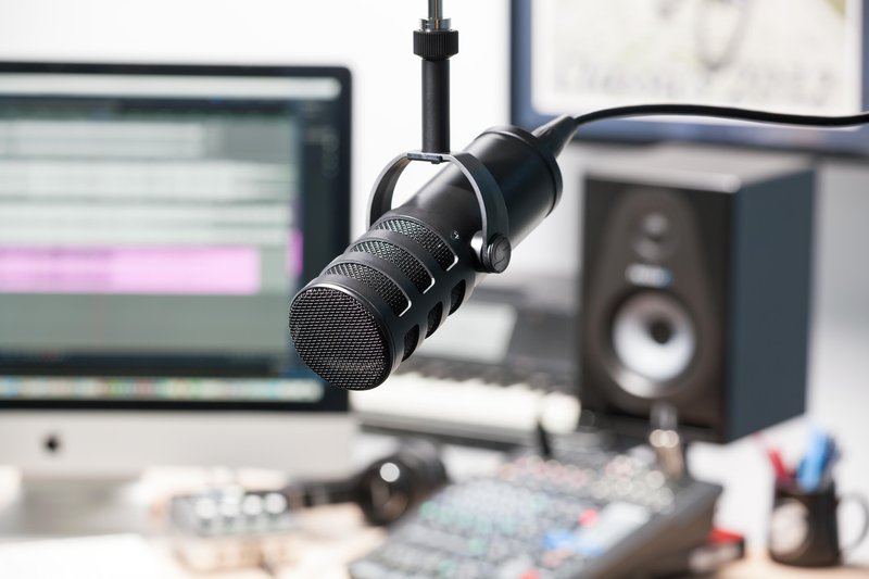 Setting Up For Podcasting or Livestreaming | Samson