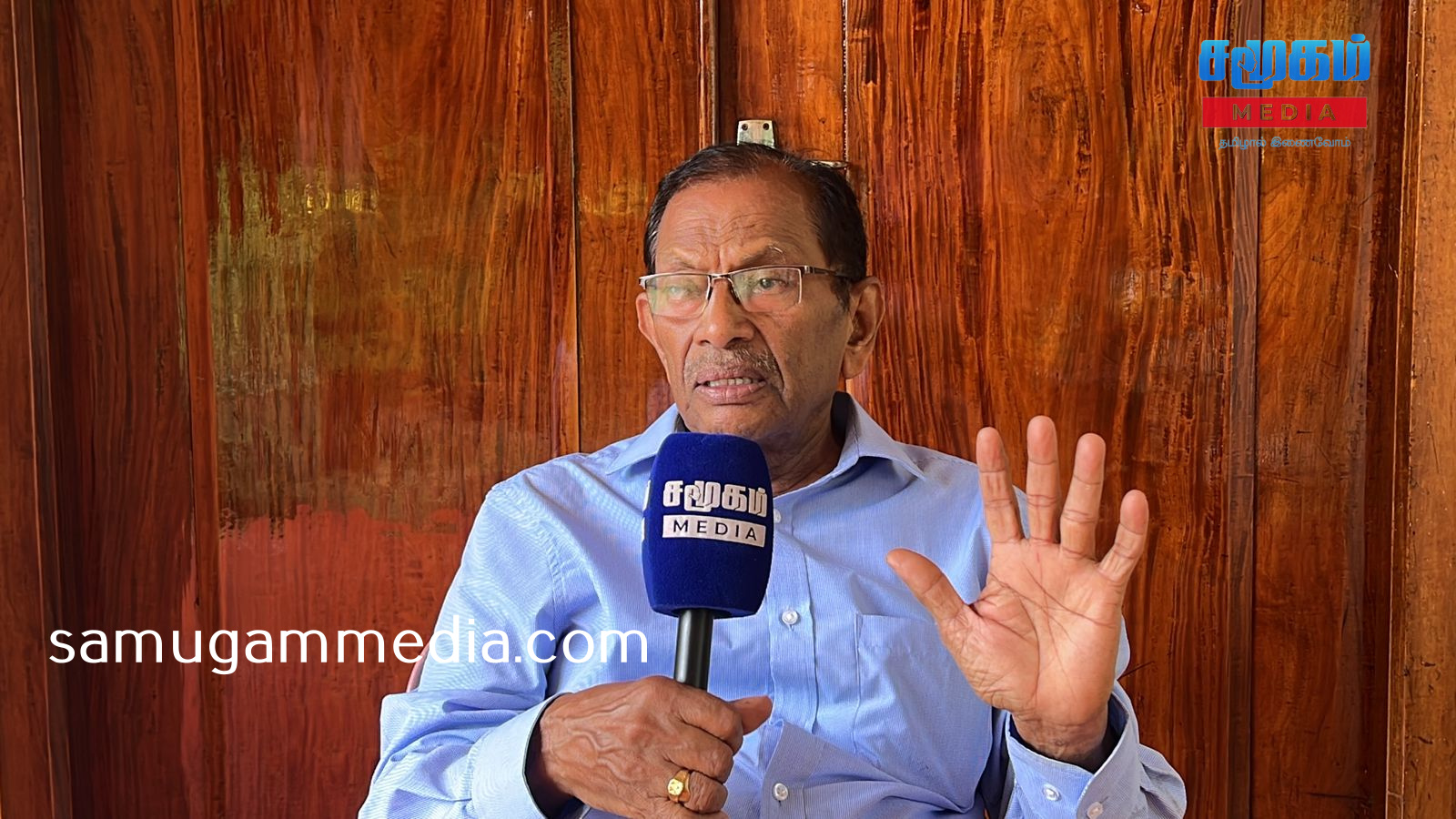 அமைச்சர் டக்ளஸ் சிறந்த தலைவர்! – யாழ். பல்கலை முன்னாள் துணைவேந்தர் புகழாரம்