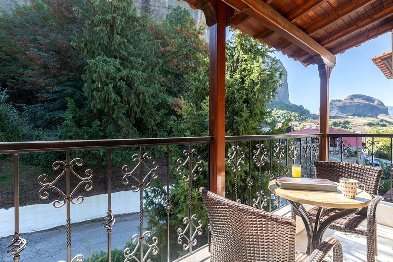 San Giorgio Villa, Θέα των Μετεώρων από το μπαλκόνι