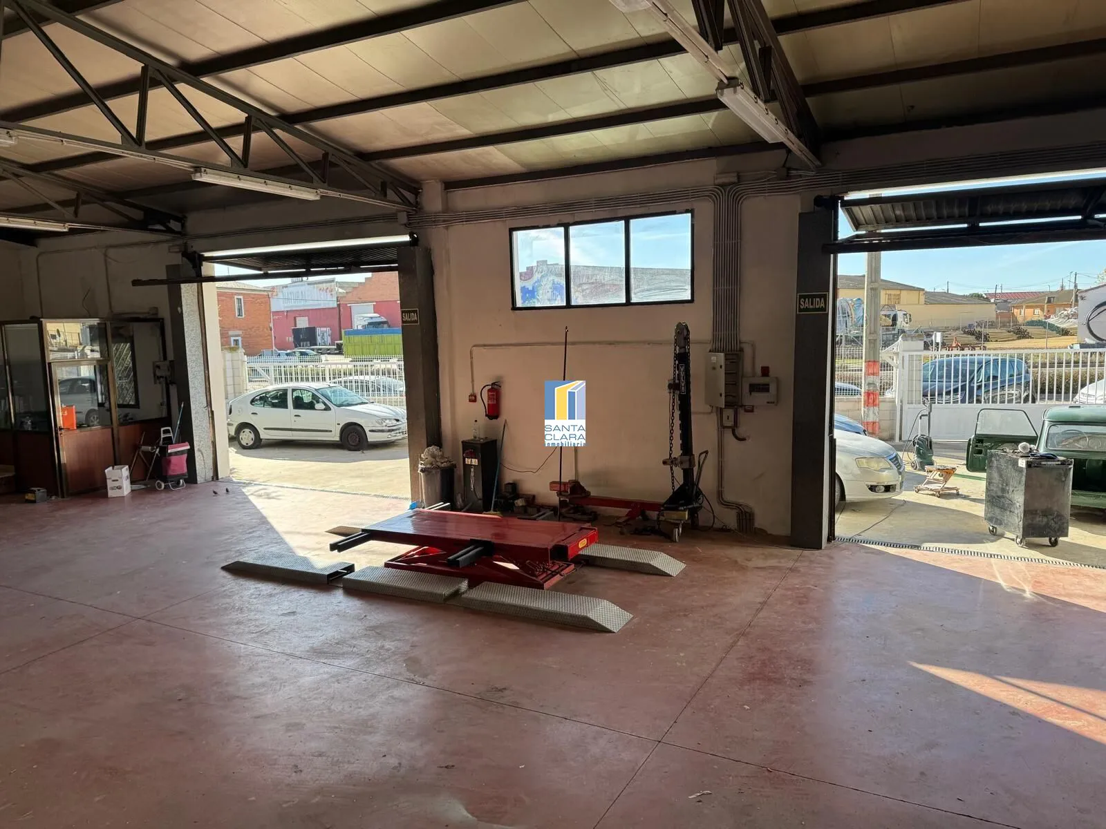 TALLER MECÁNICO EN FUNCIONAMIENTO PARA VENTA O ALQUILER EN MORALES DE TORO, ZAMORA. - Inmobiliaria Santa Clara en Zamora - Miniatura 6