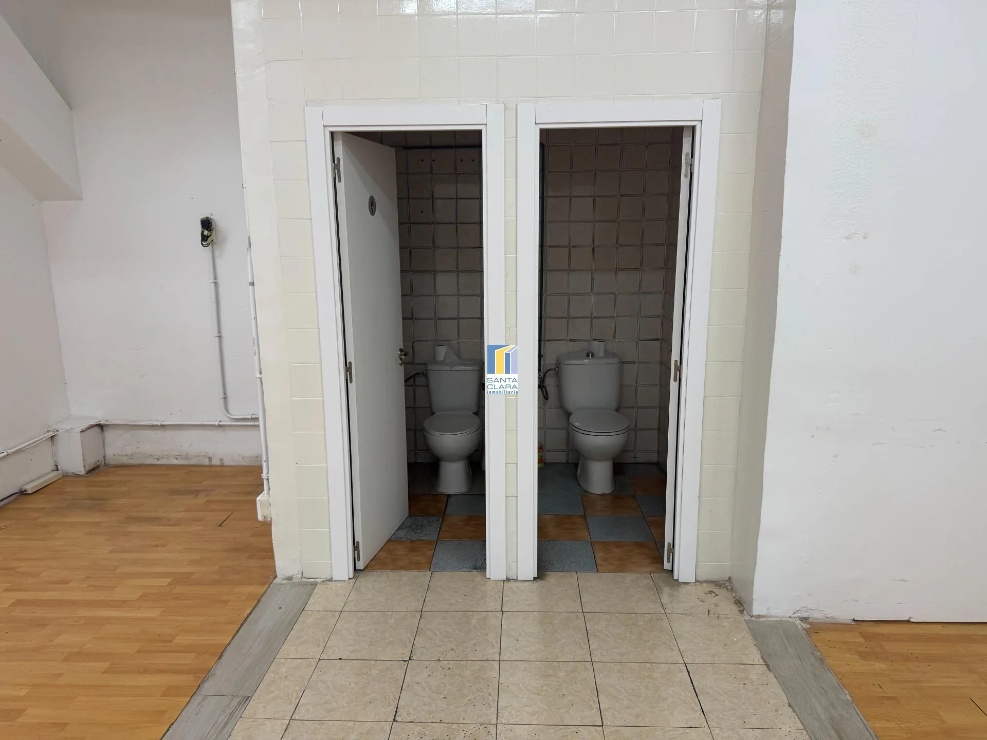 LOCAL COMERCIAL EN ALQUILER, JUNTO A TRES CRUCES, ZAMORA - Inmobiliaria Santa Clara en Zamora - Miniatura 6