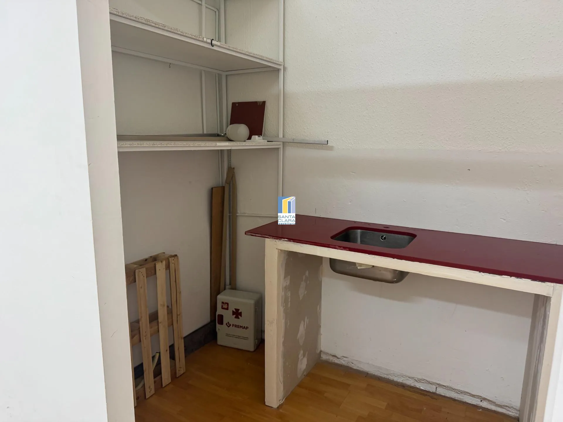 LOCAL COMERCIAL EN ALQUILER, JUNTO A TRES CRUCES, ZAMORA - Inmobiliaria Santa Clara en Zamora - Miniatura 7
