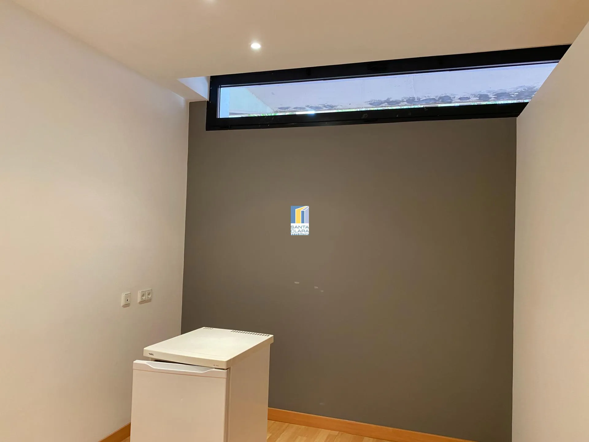 OFICINA/ LOCAL COMERCIAL EN ALQUILER CON DESPACHO Y BAÑO EN PLENO CENTRO DE ZAMORA - Inmobiliaria Santa Clara en Zamora - Miniatura 14