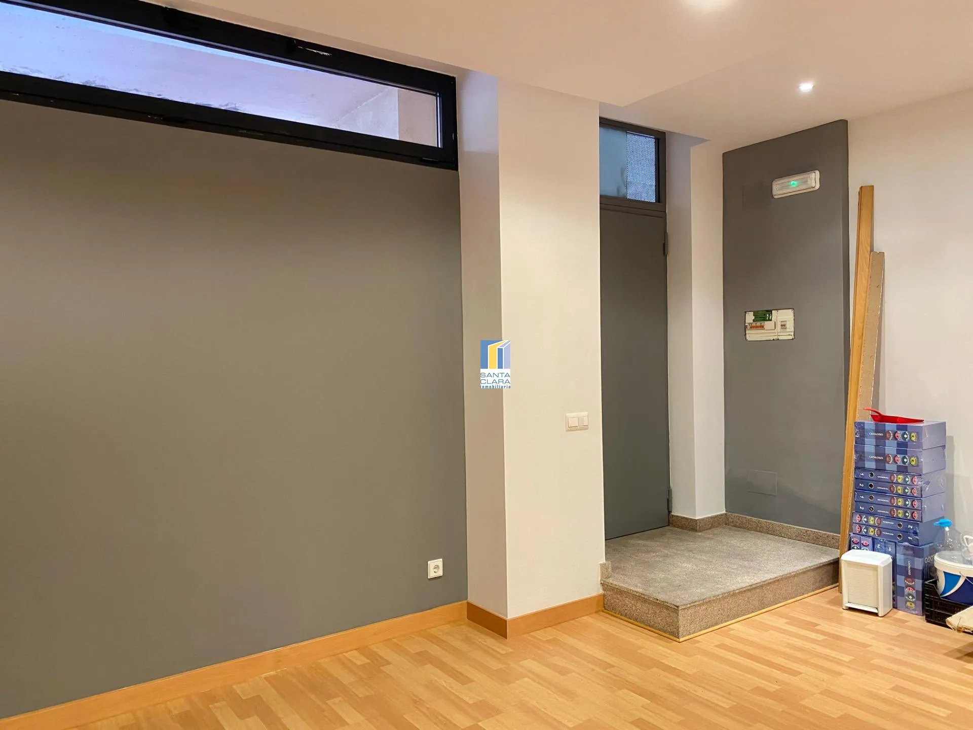 OFICINA/ LOCAL COMERCIAL EN ALQUILER CON DESPACHO Y BAÑO EN PLENO CENTRO DE ZAMORA - Inmobiliaria Santa Clara en Zamora - Miniatura 4