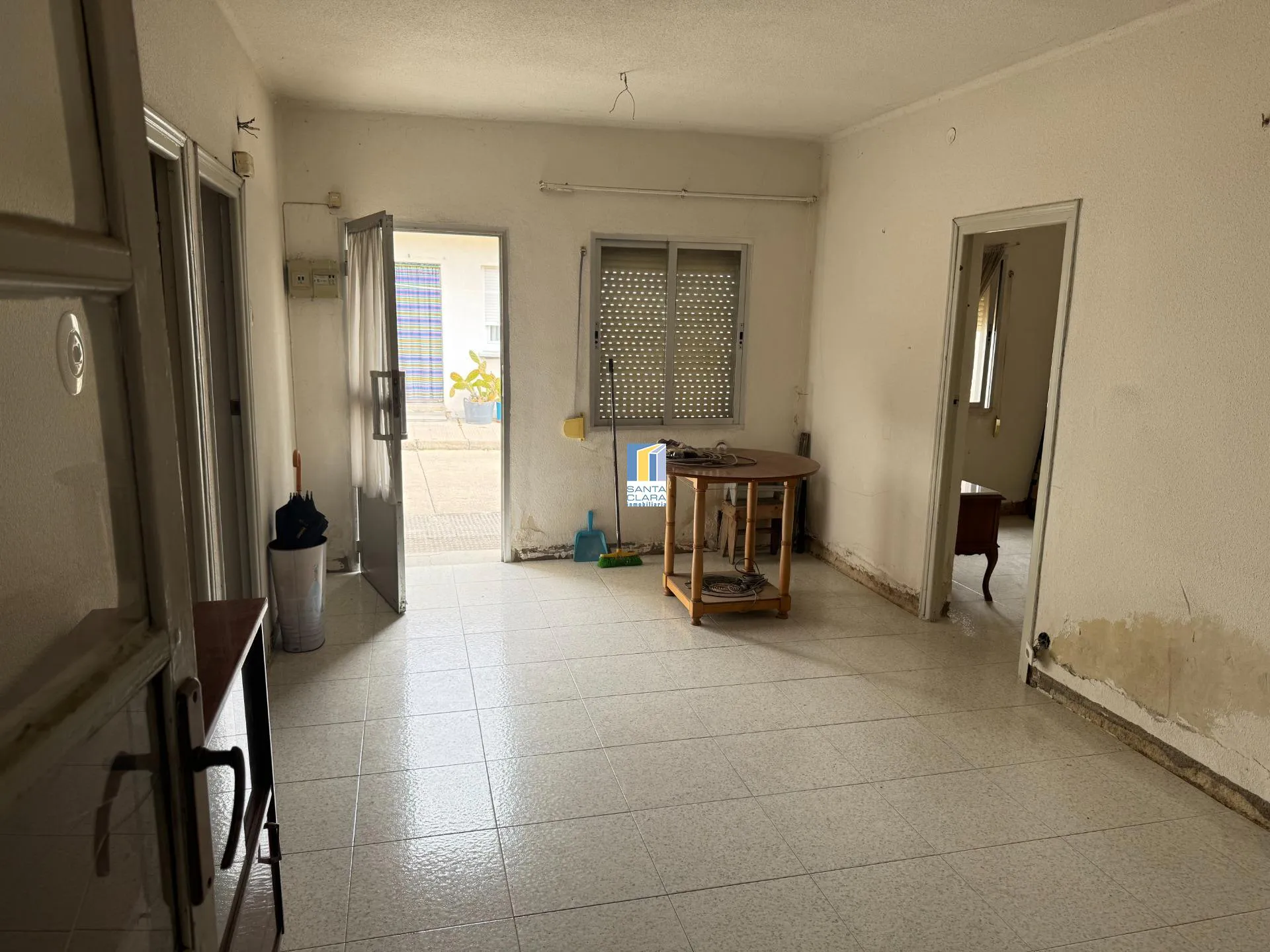 CASA EN VENTA DE 3 DORMITORIOS Y PATIO EN ZONA SAN JOSÉ OBRERO, ZAMORA. - Inmobiliaria Santa Clara en Zamora - Miniatura 4
