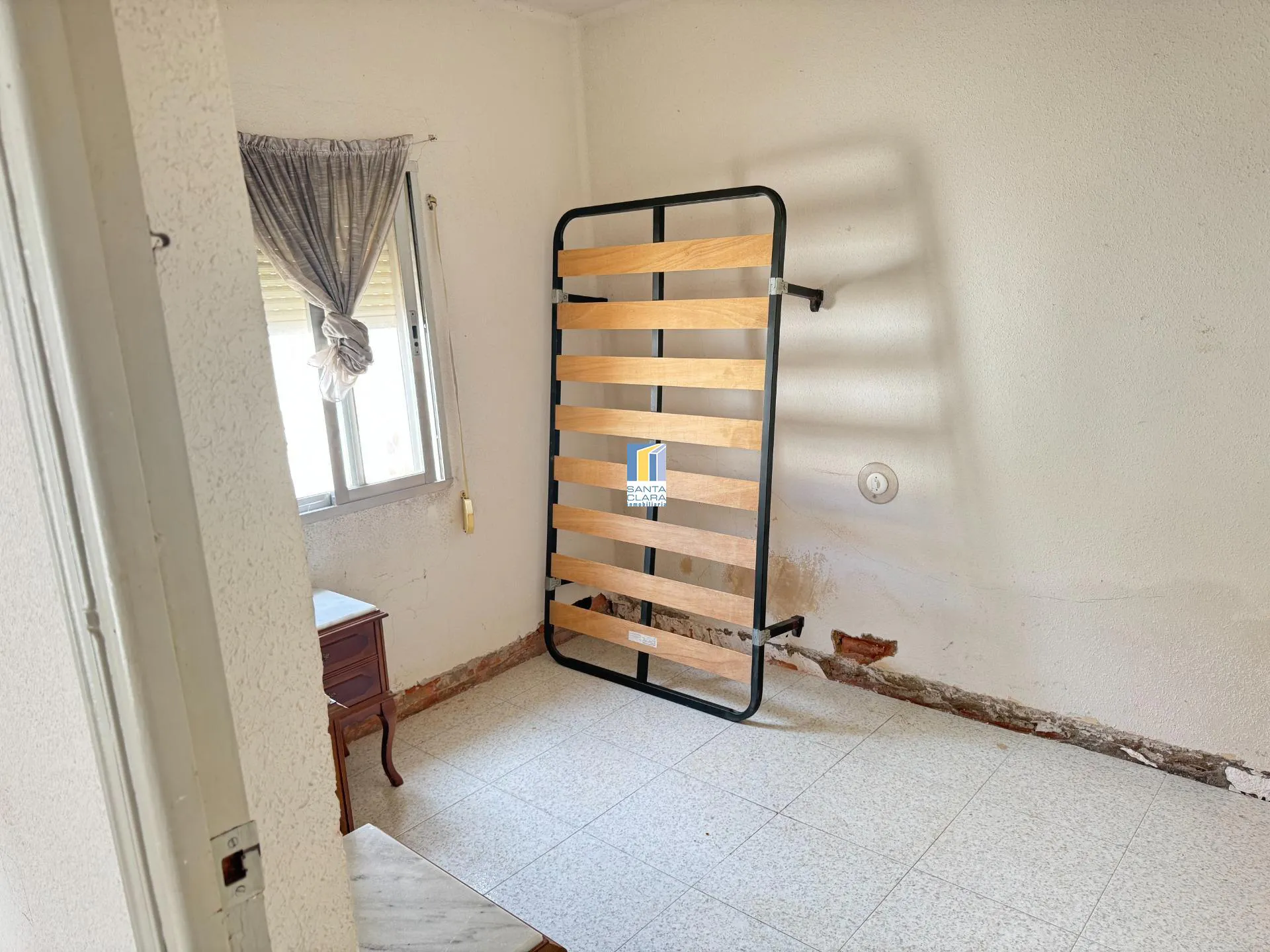 CASA EN VENTA DE 3 DORMITORIOS Y PATIO EN ZONA SAN JOSÉ OBRERO, ZAMORA. - Inmobiliaria Santa Clara en Zamora - Miniatura 7