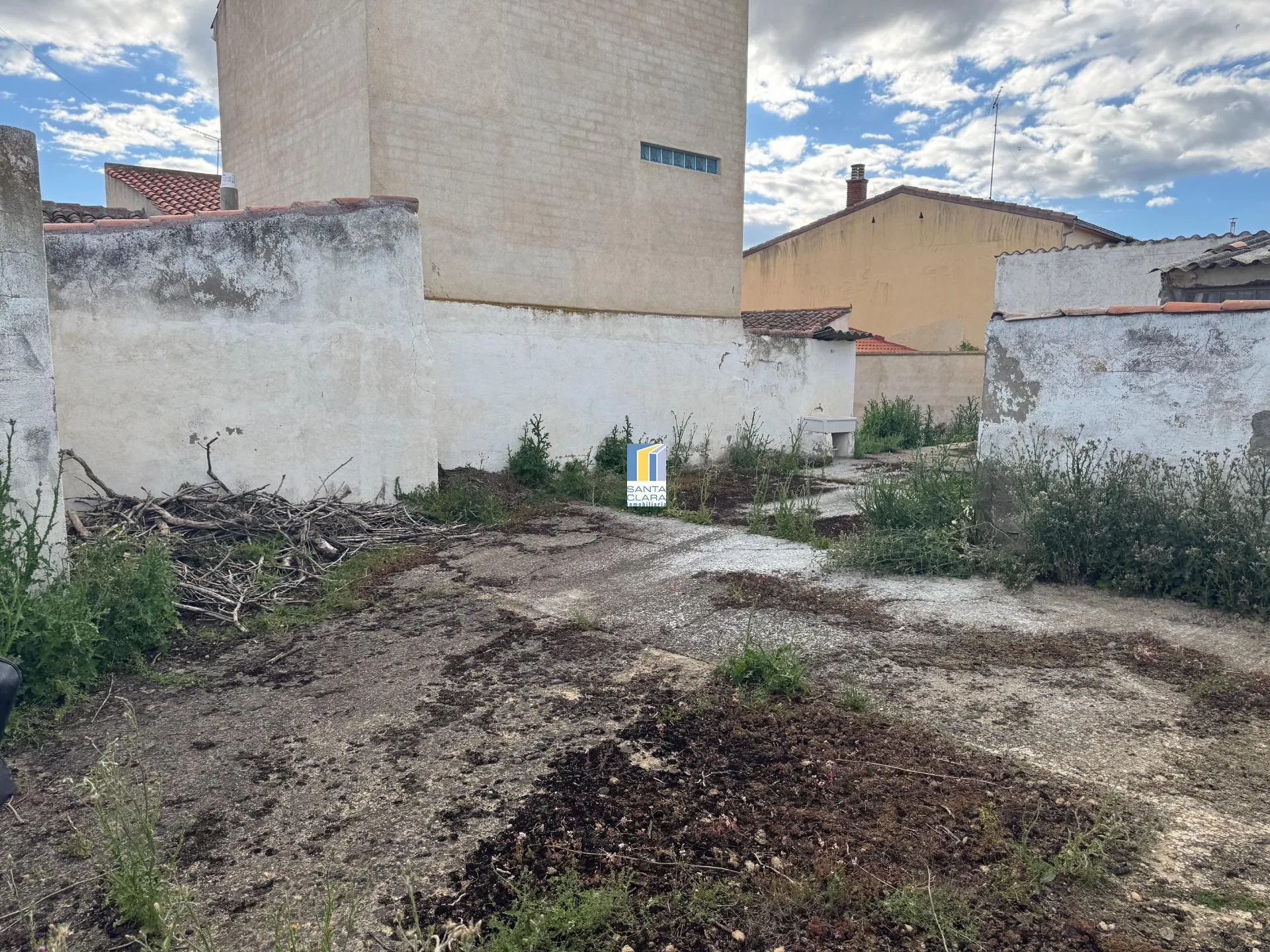 CASA EN VENTA PARA REFORMAR DE 3 DORMITORIOS Y PATIO EN VILLALPANDO, ZAMORA. - Inmobiliaria Santa Clara en Zamora - Imagen 1