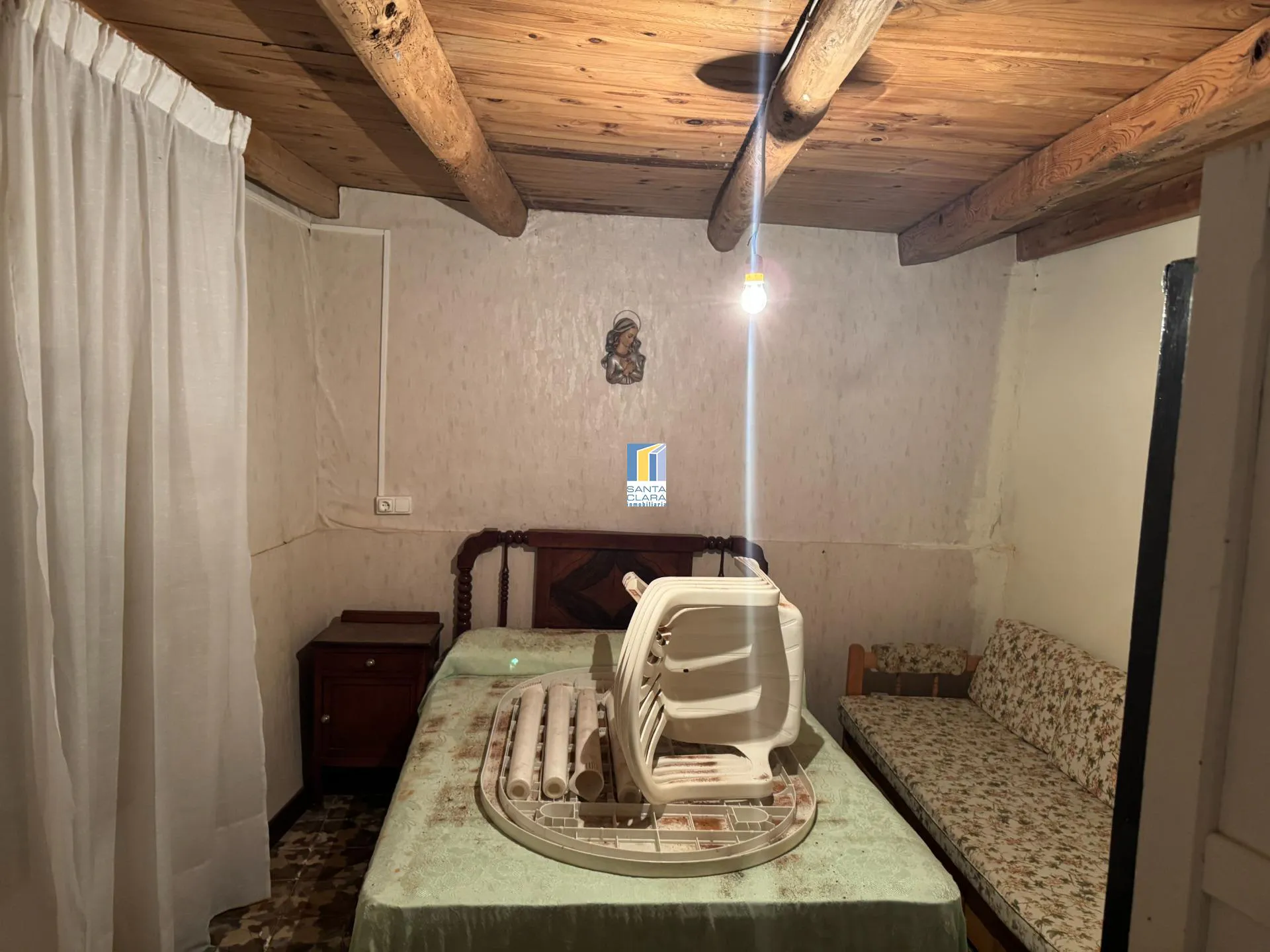 CASA EN VENTA PARA REFORMAR DE 3 DORMITORIOS Y PATIO EN VILLALPANDO, ZAMORA. - Inmobiliaria Santa Clara en Zamora - Miniatura 6