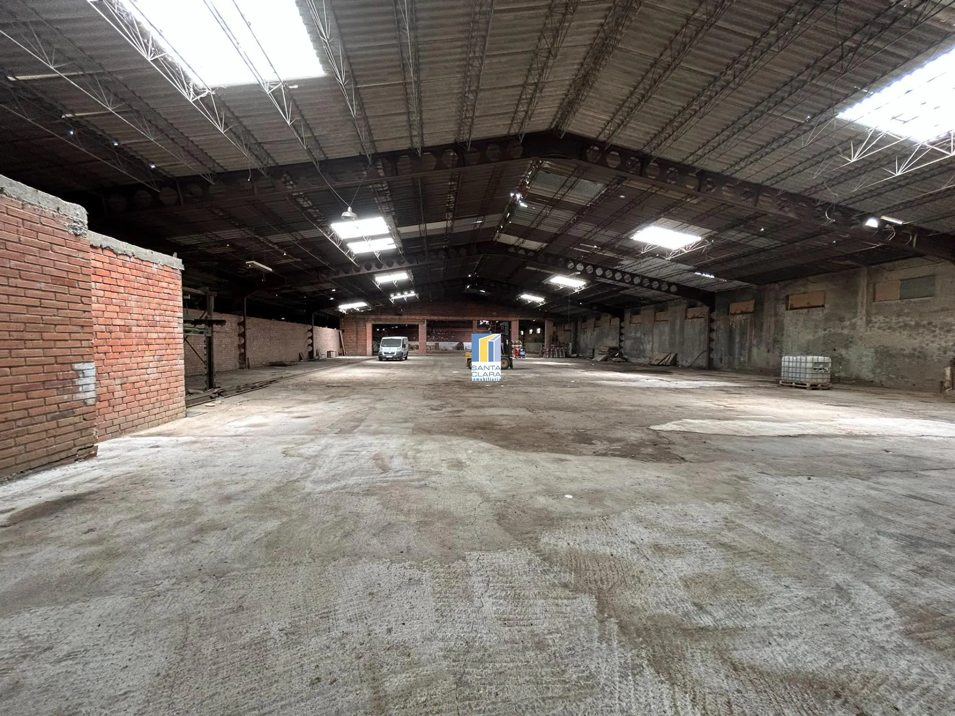 NAVE INDUSTRIAL CON TERRENO EN ALQUILER EN MORALES DEL VINO, ZAMORA. - Inmobiliaria Santa Clara en Zamora - Imagen 1