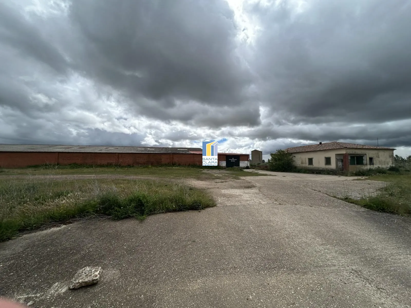 NAVE INDUSTRIAL CON TERRENO EN ALQUILER EN MORALES DEL VINO, ZAMORA. - Inmobiliaria Santa Clara en Zamora - Miniatura 10