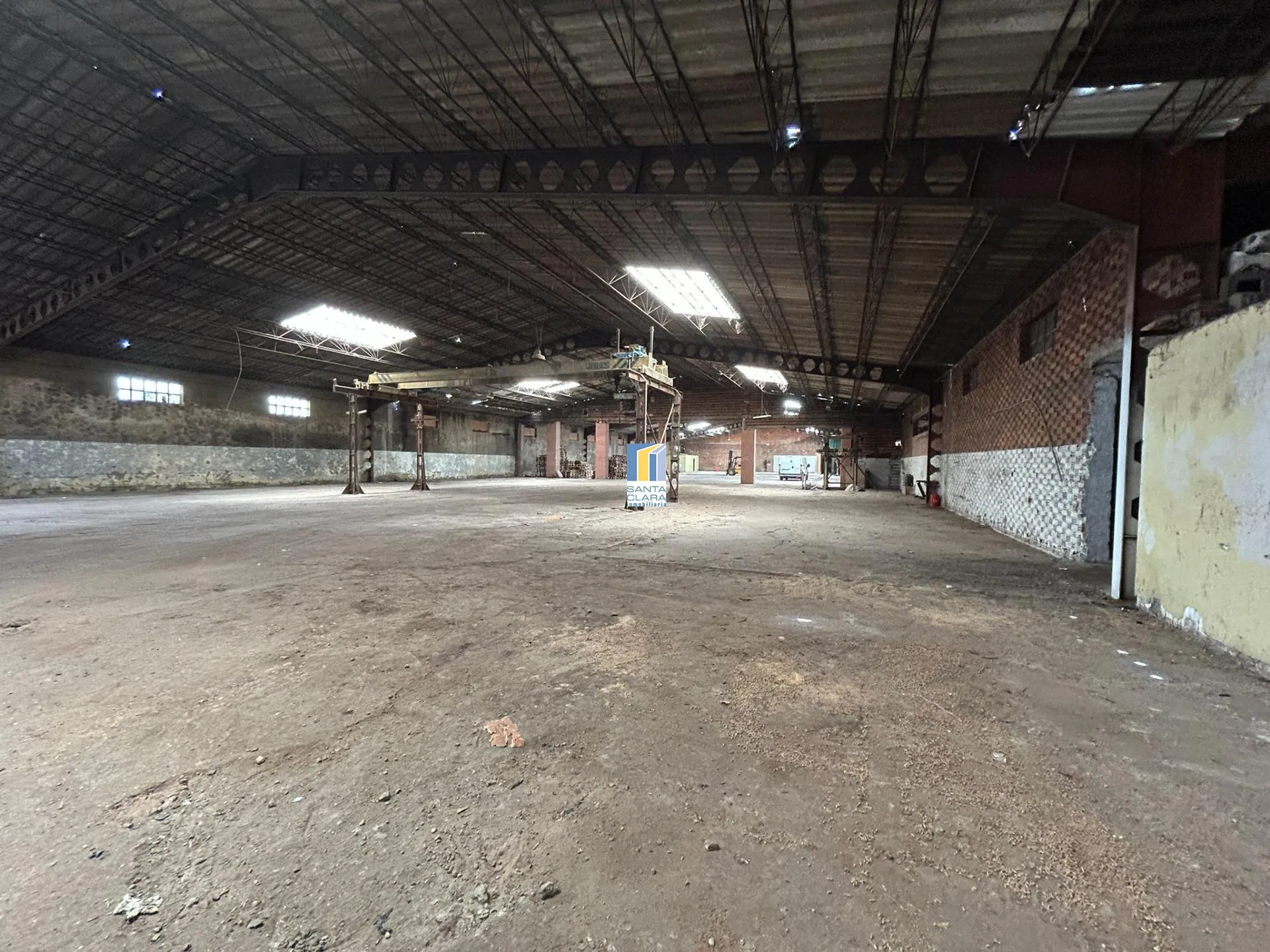 NAVE INDUSTRIAL CON TERRENO EN ALQUILER EN MORALES DEL VINO, ZAMORA. - Inmobiliaria Santa Clara en Zamora - Miniatura 2