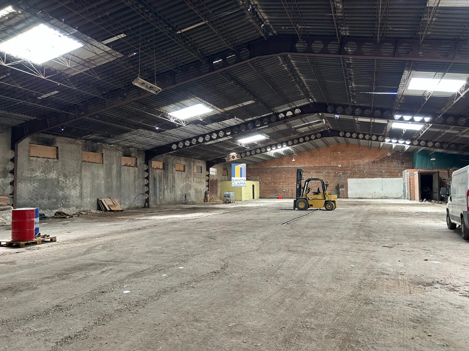 NAVE INDUSTRIAL CON TERRENO EN ALQUILER EN MORALES DEL VINO, ZAMORA. - Inmobiliaria Santa Clara en Zamora - Miniatura 3