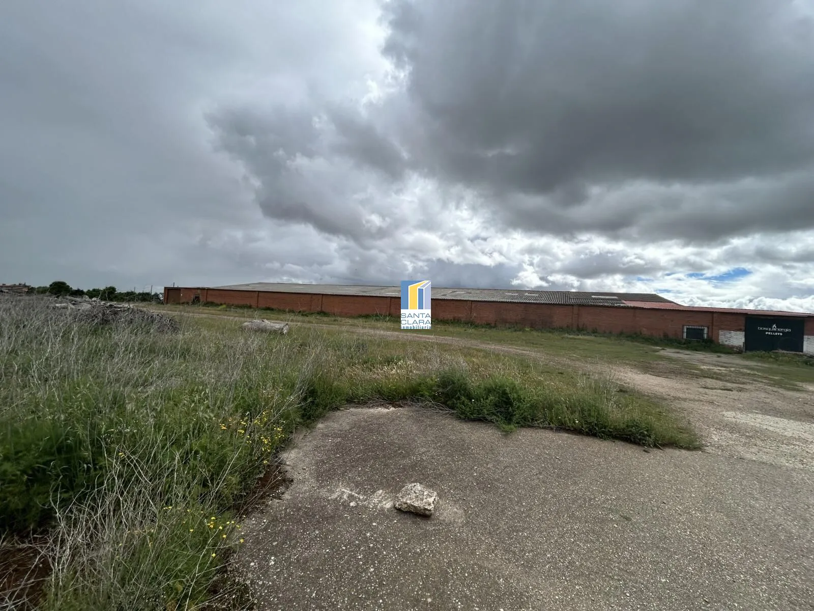 NAVE INDUSTRIAL CON TERRENO EN ALQUILER EN MORALES DEL VINO, ZAMORA. - Inmobiliaria Santa Clara en Zamora - Miniatura 9