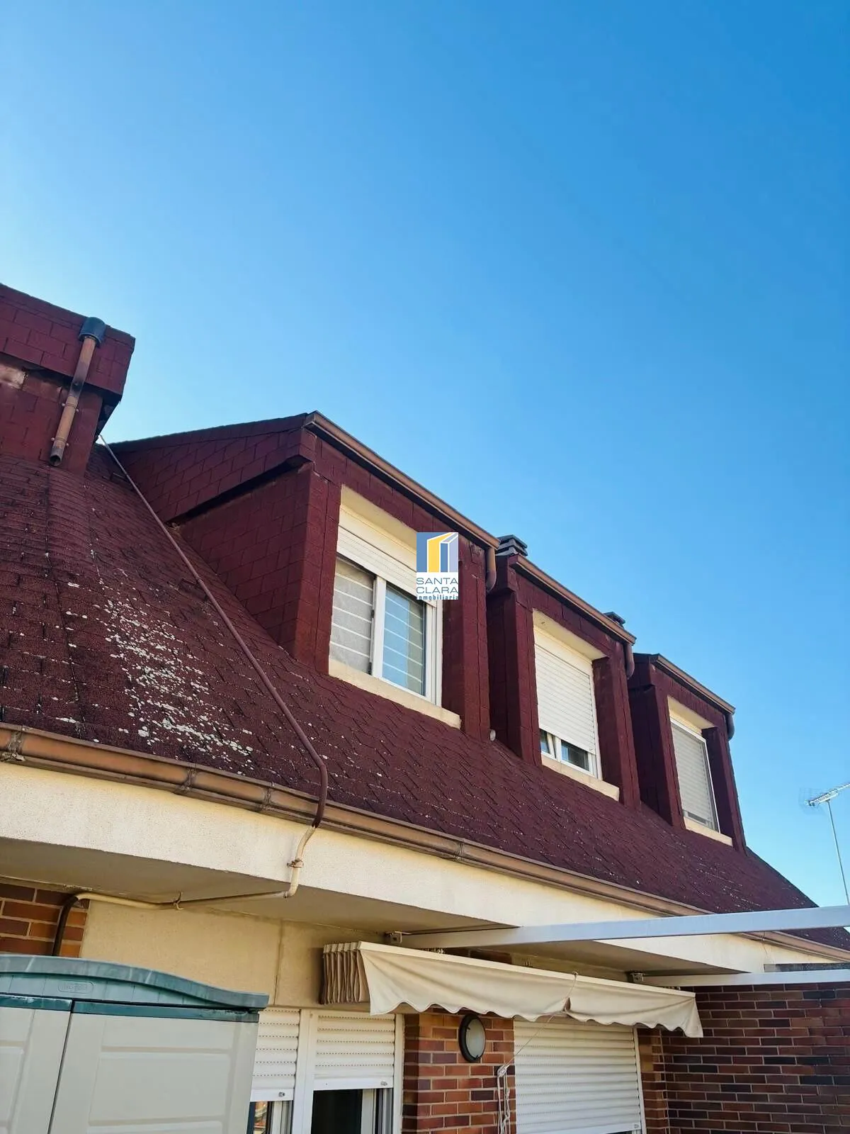 ÁTICO DÚPLEX EN VENTA CON 2 DORMITORIOS, AMPLIA TERRAZA Y GARAJE EN ZONA CENTRO, ZAMORA. - Inmobiliaria Santa Clara en Zamora - Miniatura 4