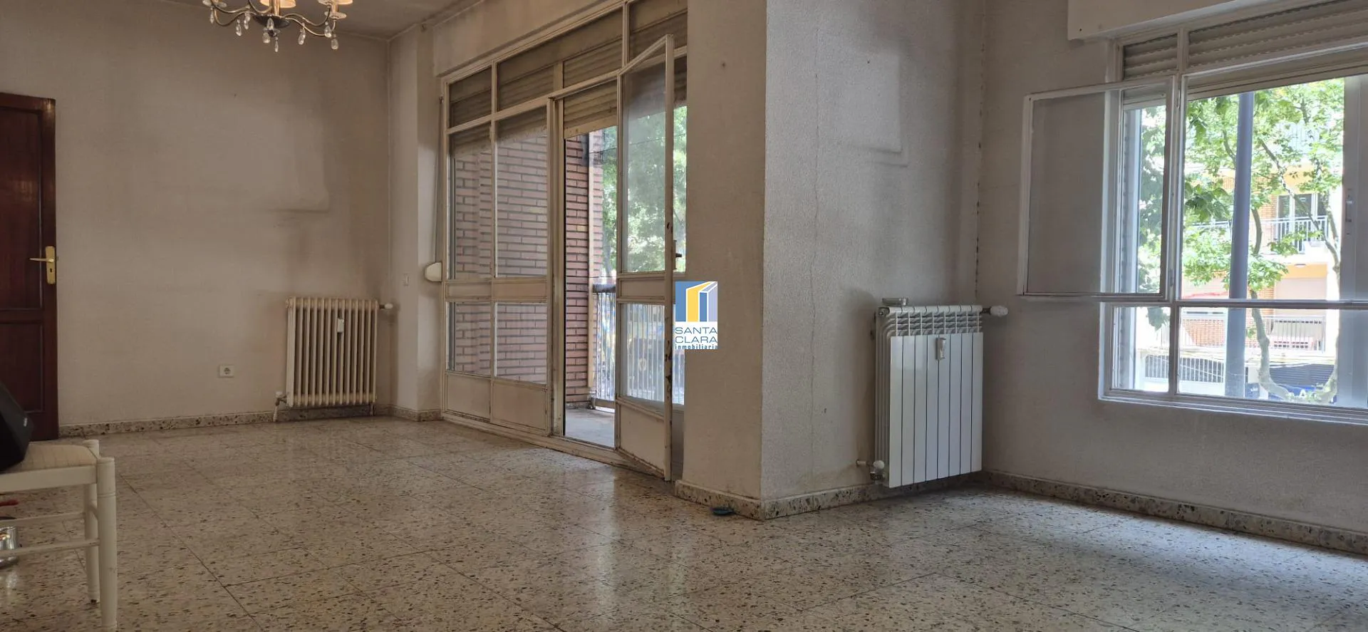 PISO EN VENTA DE 4 DORMITORIOS Y 2 BAÑOS EN ZONA TRES CRUCES, ZAMORA. - Inmobiliaria Santa Clara en Zamora - Imagen 1