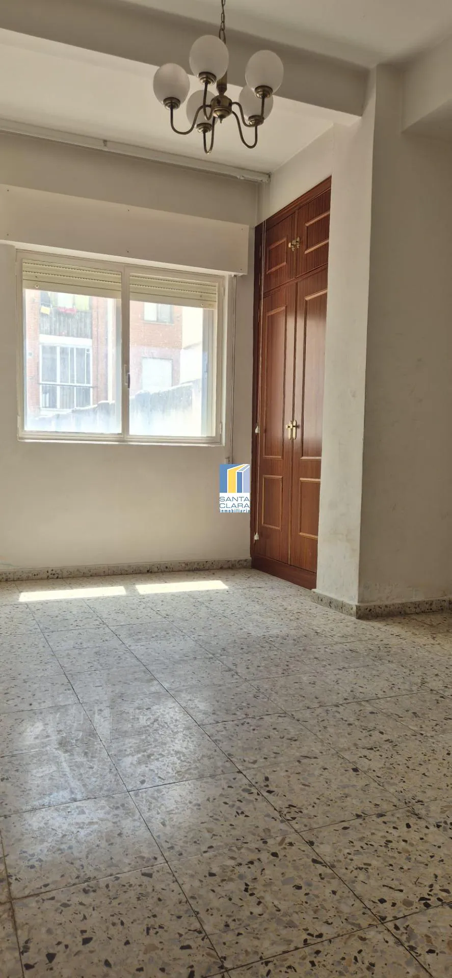 PISO EN VENTA DE 4 DORMITORIOS Y 2 BAÑOS EN ZONA TRES CRUCES, ZAMORA. - Inmobiliaria Santa Clara en Zamora - Miniatura 11
