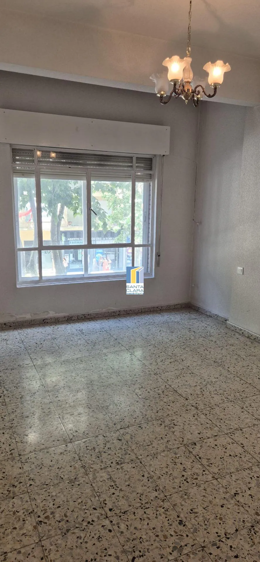 PISO EN VENTA DE 4 DORMITORIOS Y 2 BAÑOS EN ZONA TRES CRUCES, ZAMORA. - Inmobiliaria Santa Clara en Zamora - Miniatura 17
