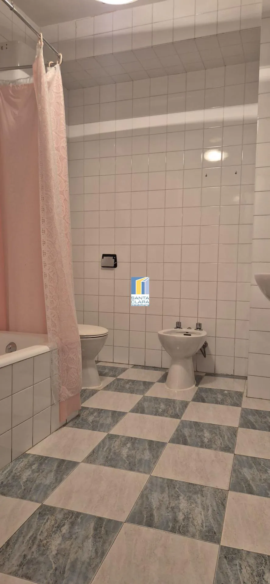 PISO EN VENTA DE 4 DORMITORIOS Y 2 BAÑOS EN ZONA TRES CRUCES, ZAMORA. - Inmobiliaria Santa Clara en Zamora - Miniatura 19