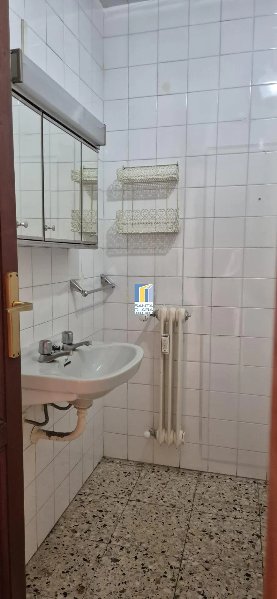 PISO EN VENTA DE 4 DORMITORIOS Y 2 BAÑOS EN ZONA TRES CRUCES, ZAMORA. - Inmobiliaria Santa Clara en Zamora - Miniatura 24