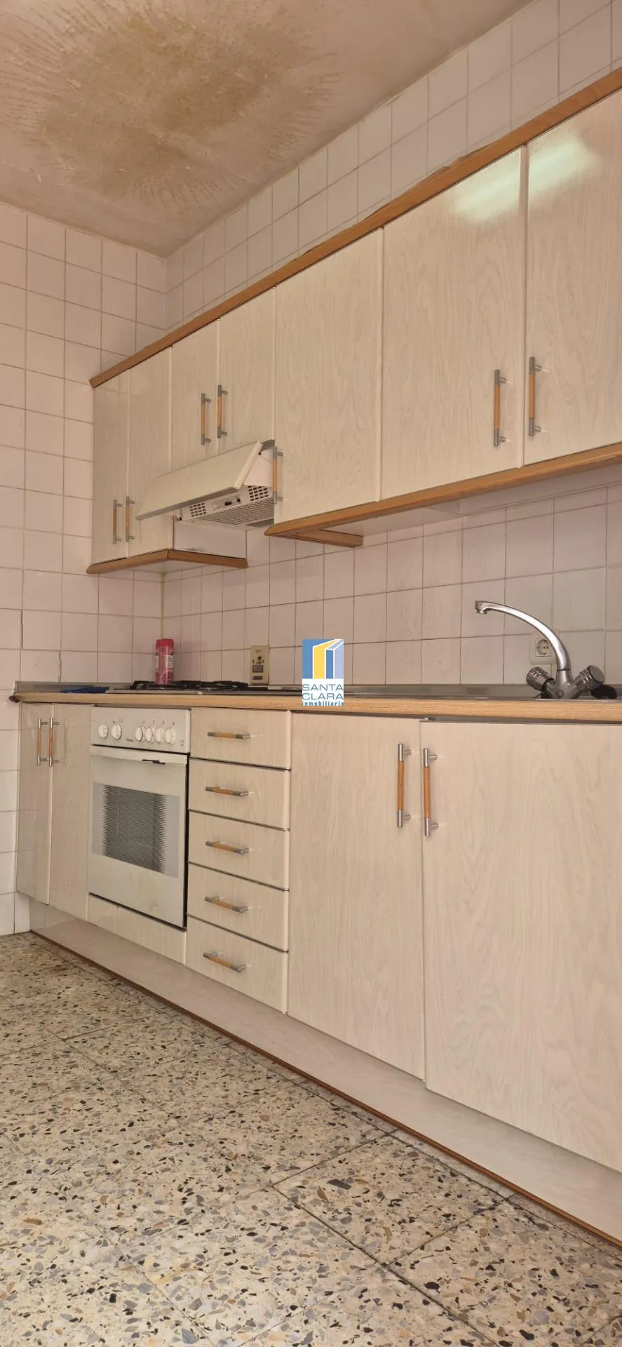PISO EN VENTA DE 4 DORMITORIOS Y 2 BAÑOS EN ZONA TRES CRUCES, ZAMORA. - Inmobiliaria Santa Clara en Zamora - Miniatura 27