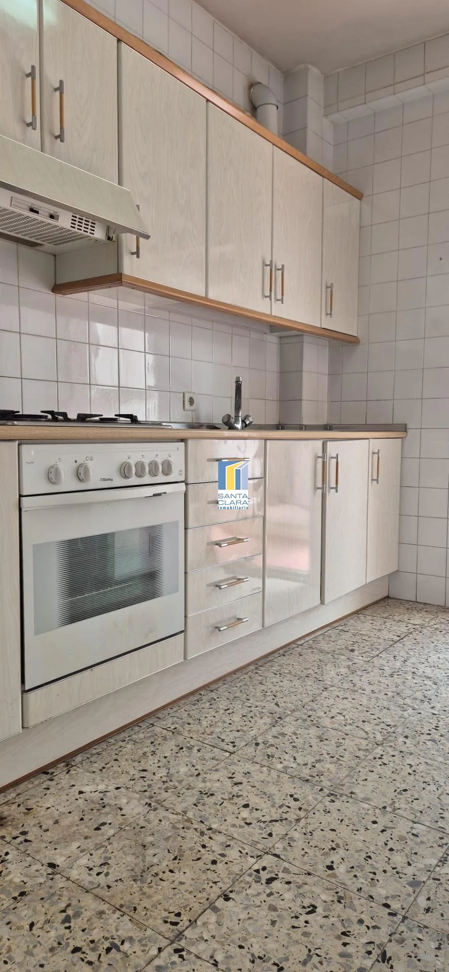 PISO EN VENTA DE 4 DORMITORIOS Y 2 BAÑOS EN ZONA TRES CRUCES, ZAMORA. - Inmobiliaria Santa Clara en Zamora - Miniatura 28