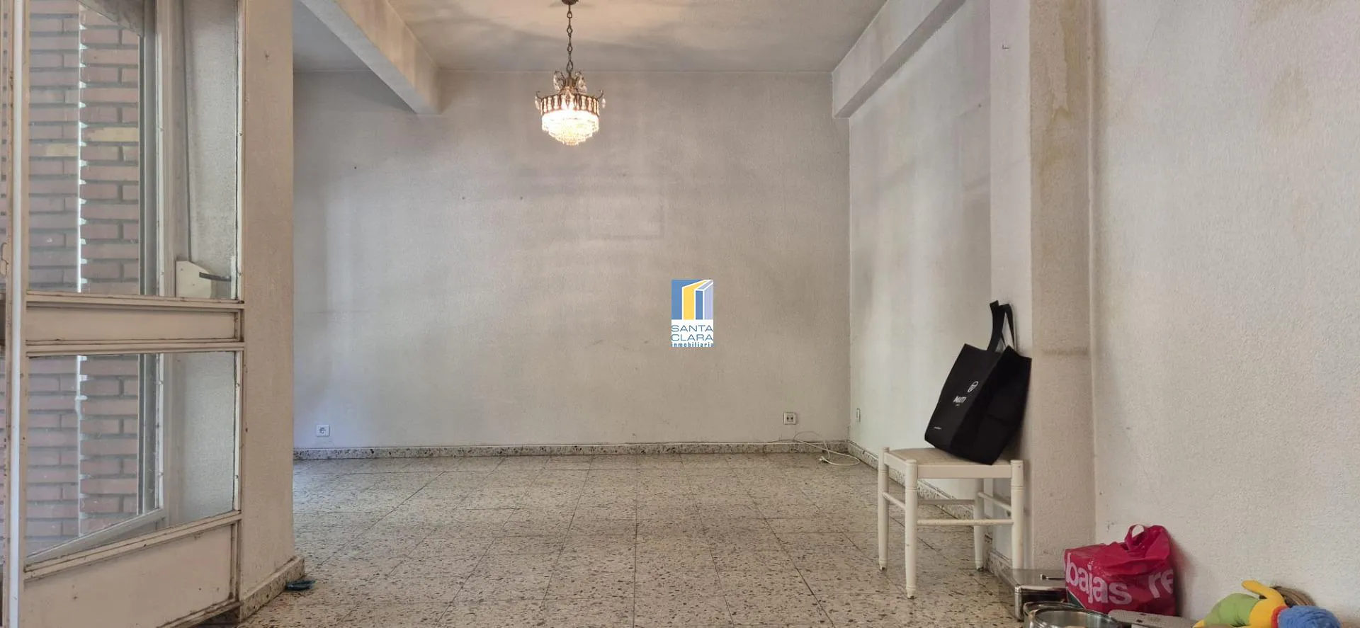PISO EN VENTA DE 4 DORMITORIOS Y 2 BAÑOS EN ZONA TRES CRUCES, ZAMORA. - Inmobiliaria Santa Clara en Zamora - Miniatura 3