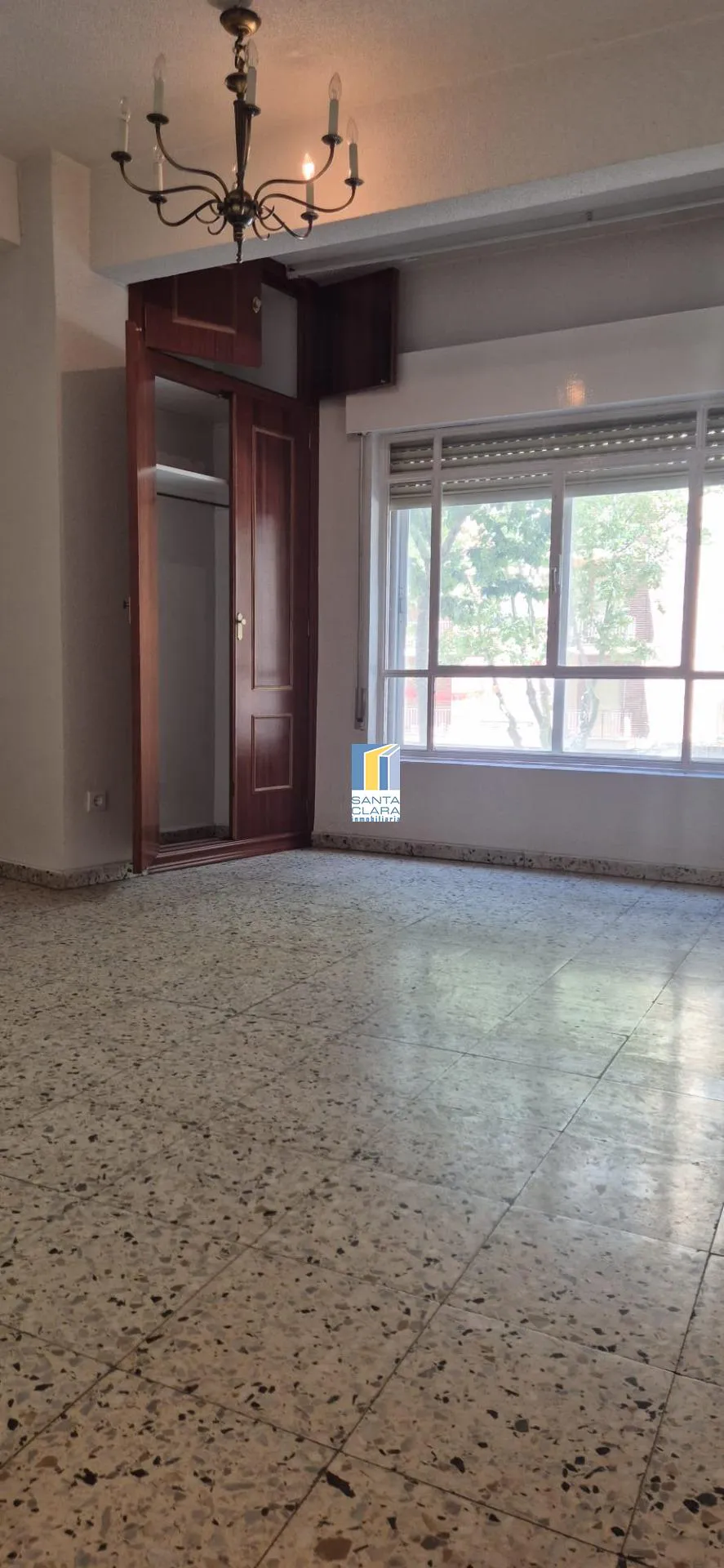 PISO EN VENTA DE 4 DORMITORIOS Y 2 BAÑOS EN ZONA TRES CRUCES, ZAMORA. - Inmobiliaria Santa Clara en Zamora - Miniatura 6