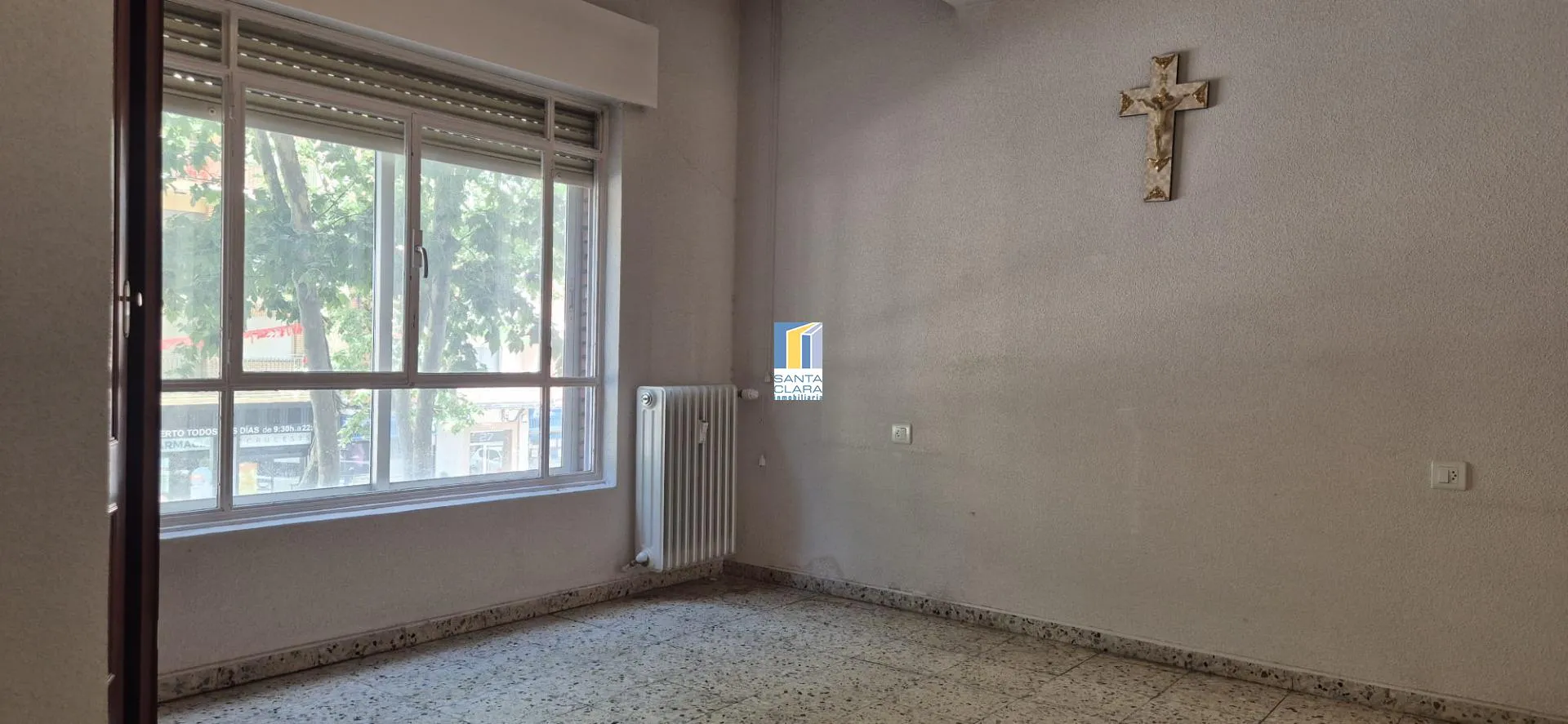 PISO EN VENTA DE 4 DORMITORIOS Y 2 BAÑOS EN ZONA TRES CRUCES, ZAMORA. - Inmobiliaria Santa Clara en Zamora - Miniatura 7