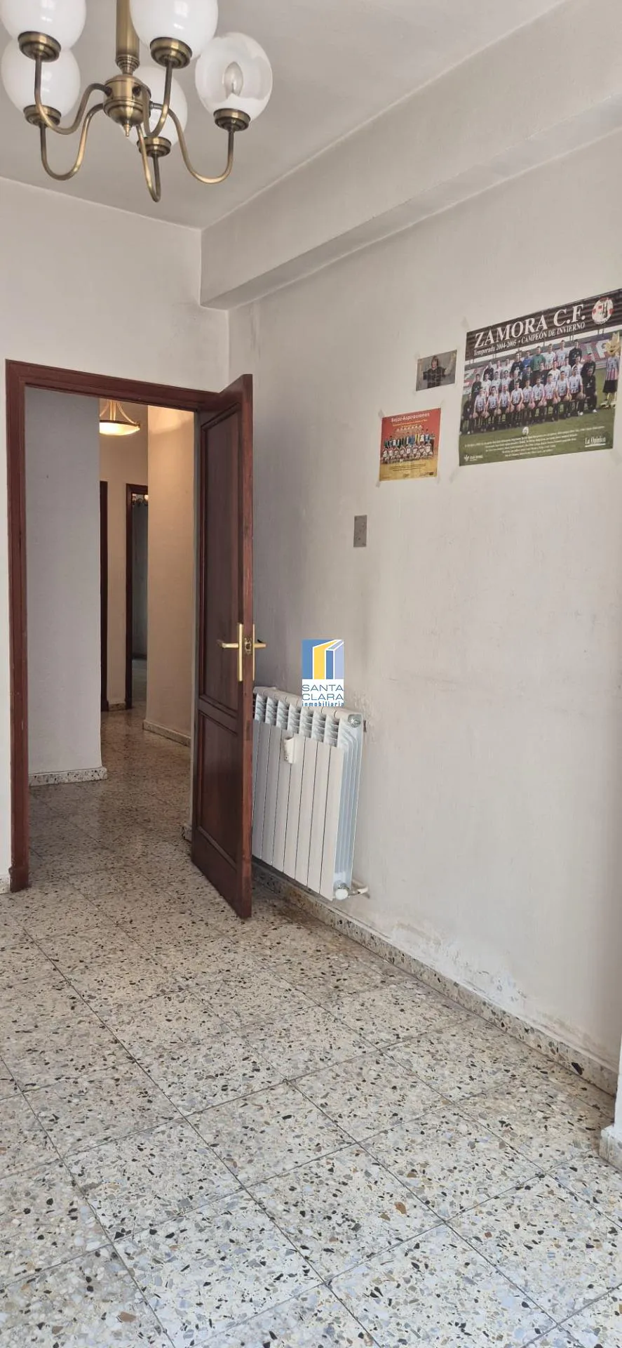 PISO EN VENTA DE 4 DORMITORIOS Y 2 BAÑOS EN ZONA TRES CRUCES, ZAMORA. - Inmobiliaria Santa Clara en Zamora - Miniatura 9