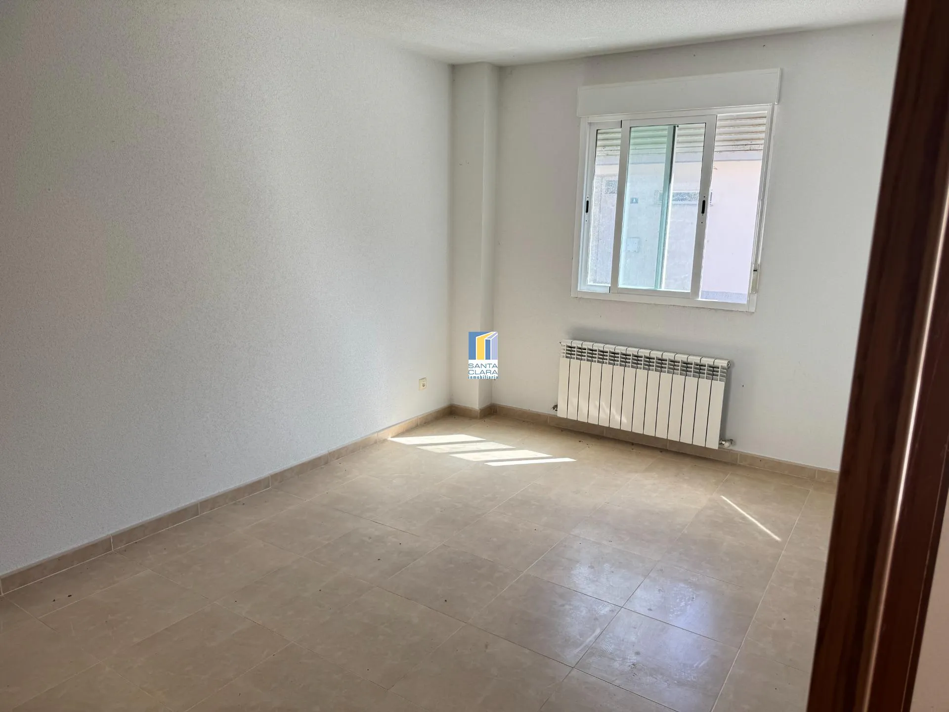 CHALET ADOSADO VPO EN VENTA CON PATIO Y GARAJE EN BERMILLO DE SAYAGO (ZAMORA) - Inmobiliaria Santa Clara en Zamora - Miniatura 16