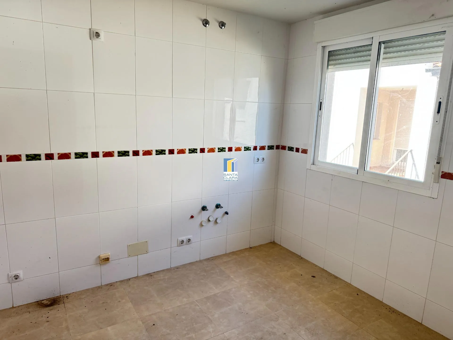CHALET ADOSADO VPO EN VENTA CON PATIO Y GARAJE EN BERMILLO DE SAYAGO (ZAMORA) - Inmobiliaria Santa Clara en Zamora - Miniatura 6